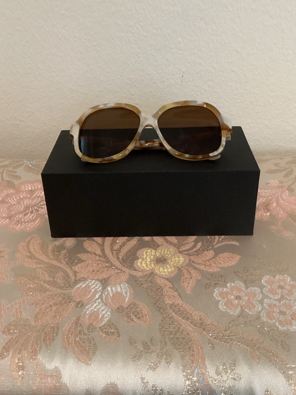 Valentino Garavani Patterned Sunglasses
